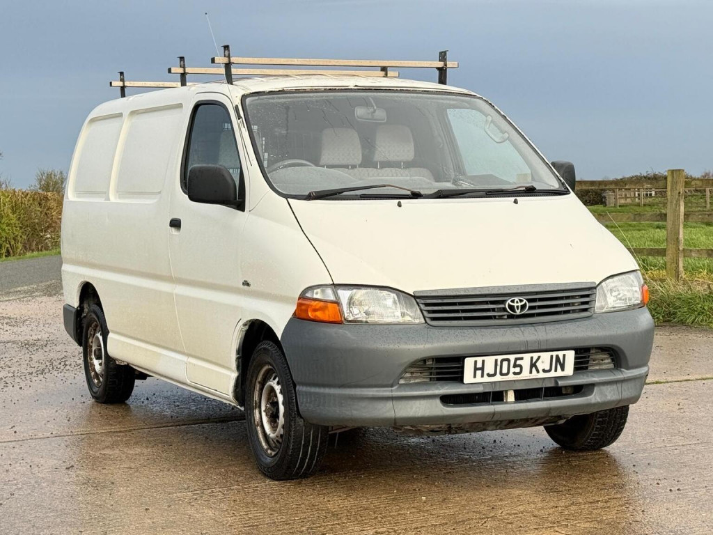 2005 Toyota HIACE